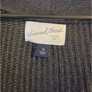 Target. Universal Thread brand. Size medium. charcoal grey cardigan. Like new💓